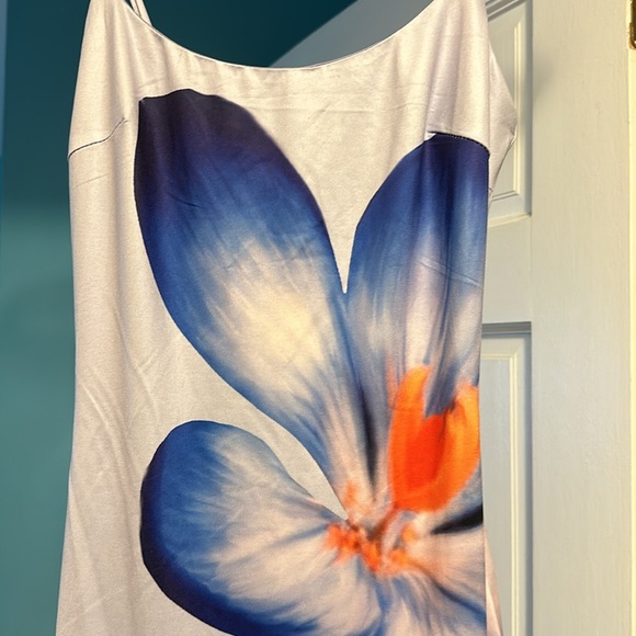 Runaway the Label Purple Floral fitted party dress brand new! - Picture 4 of 5